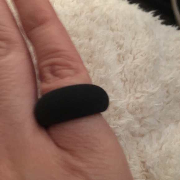 Genuine black lava ring from mount Etna in Sicily - Picture 7 of 8